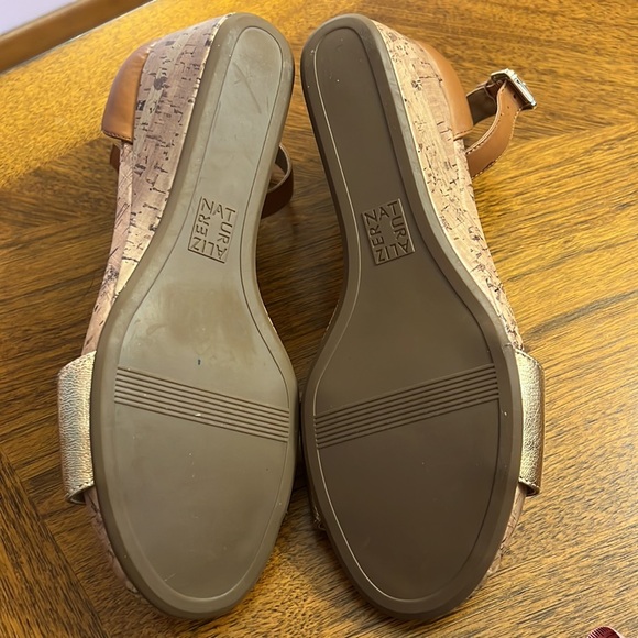 Naturalizer Wedges Cork, Gold, Brown Size 10 - Picture 6 of 7